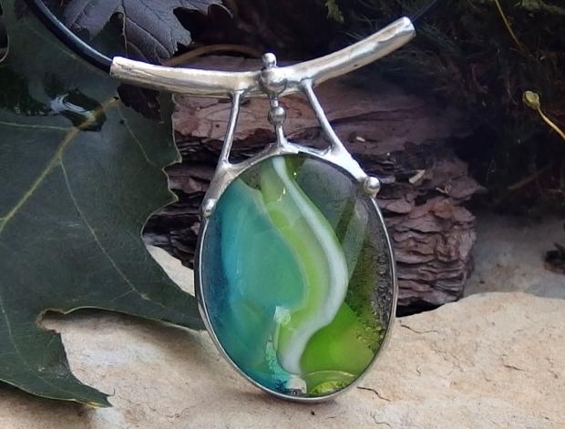 Chryzopras na perleti