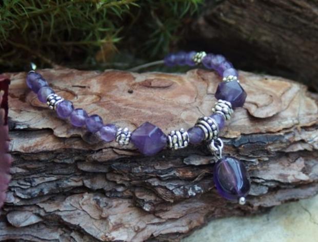 Chryzopras na perleti