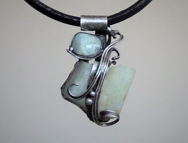 Chryzopras na perleti