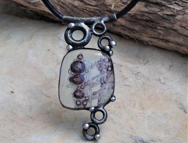 Chryzopras na perleti