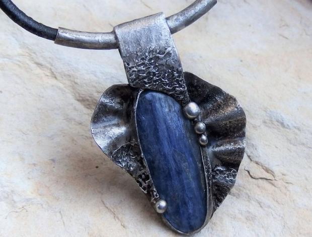 Chryzopras na perleti