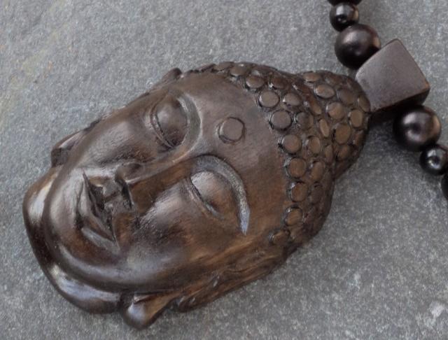 Celodřevěná dekorativní hračka