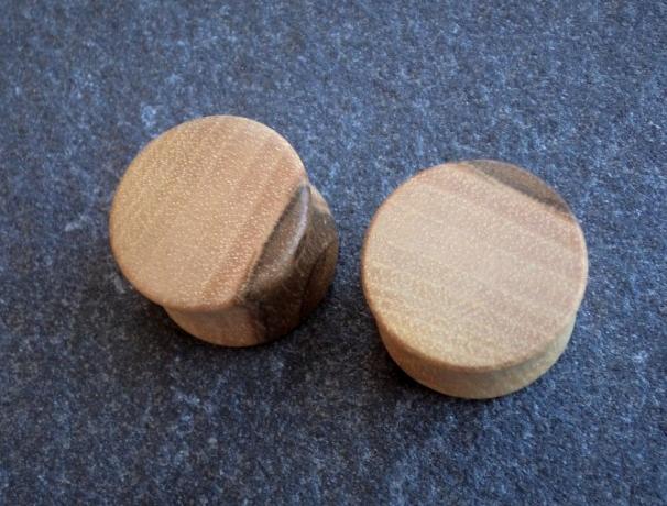 Celodřevěná dekorativní hračka