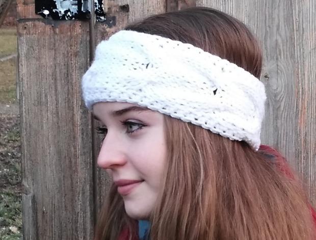 Pletená čelenka s copy -hnědá 1.