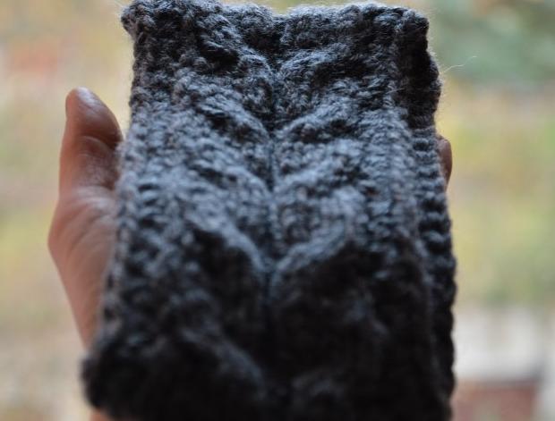 Pletená čelenka s copy -hnědá 1.