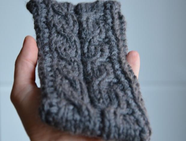 Pletená čelenka s copy -hnědá 1.