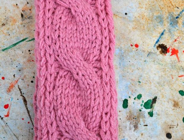 Pletená čelenka s copy -hnědá 1.