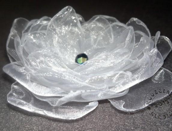 Květ Bílá nevinnost 7 cm brož spona lístek květ organza korálek špendlík zapínání lotos filc brožový můstek tvar brož z organzy spona z organzy 