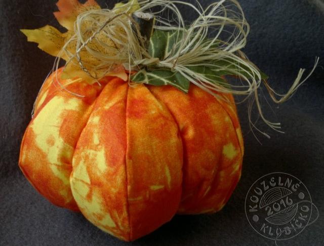 Šitá dýně ŽLUTO-ORANŽOVÁ malá dekorace podzim dýně halloween podzimní dekorace halloweenská dekorace dýnička šitá dýně 
