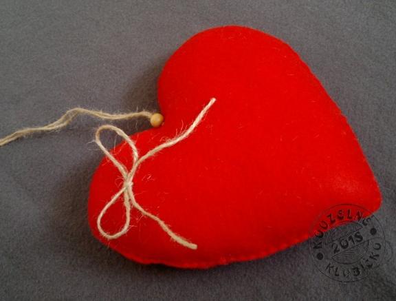 Srdíčko z filcu 20 cm závěsné srdce dekorace dárek srdíčko bavlna láska háčkování valentýn příze škrob svátek matek srdíčko k valentýnu srdíčko z lásky 