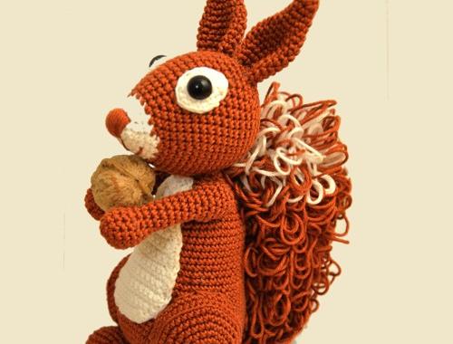 Háčkovaná veverka - návod háčkování les veverka crochet předloha veverička háčkovaná veverka crochetbylucikx návod na veverku 
