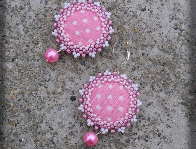 Puntíčky v růžovém kabátku šperk doplněk náušnice růžová textil puntík látka něžné buttonek sweet 