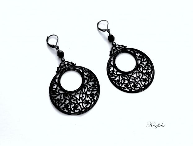 Náušnice černé korálky náušnice dívčí elegantní černá kytky černé kytičky kytička korálek taneční černý pavučina ornamenty kytičkové městský na uši pavučinky korfida proženy 