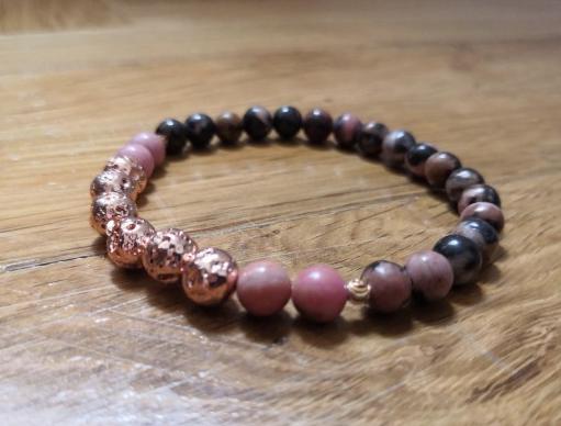 TURMALÍN s KŘIŠŤÁLEM v mechu