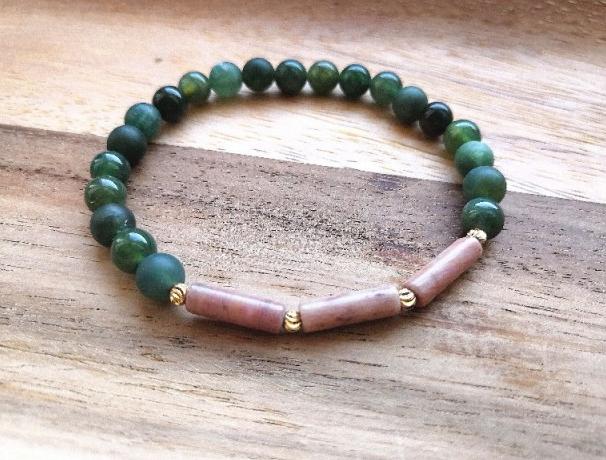 TURMALÍN s KŘIŠŤÁLEM v mechu