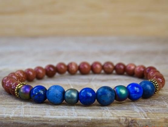 TURMALÍN s KŘIŠŤÁLEM v mechu