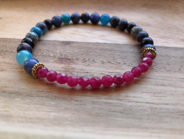 TURMALÍN s KŘIŠŤÁLEM v mechu