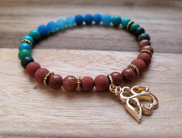 TURMALÍN s KŘIŠŤÁLEM v mechu