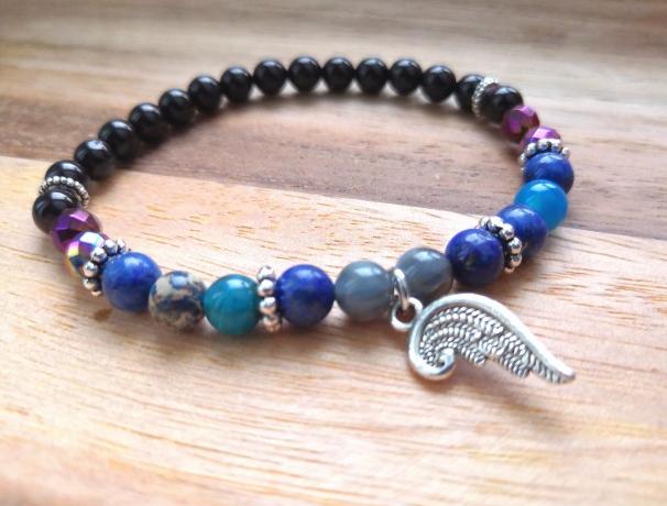 TURMALÍN s KŘIŠŤÁLEM v mechu