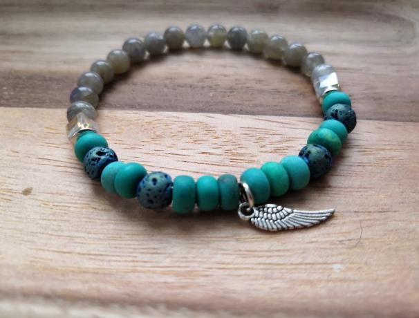 TURMALÍN s KŘIŠŤÁLEM v mechu