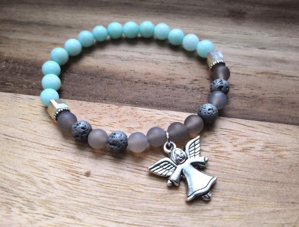 TURMALÍN s KŘIŠŤÁLEM v mechu