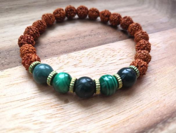 TURMALÍN s KŘIŠŤÁLEM v mechu