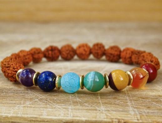 TURMALÍN s KŘIŠŤÁLEM v mechu