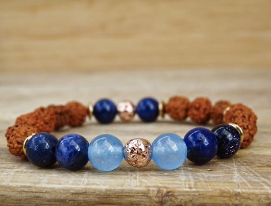 TURMALÍN s KŘIŠŤÁLEM v mechu