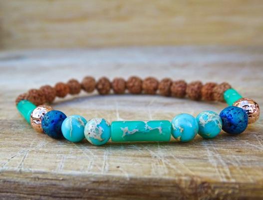 TURMALÍN s KŘIŠŤÁLEM v mechu