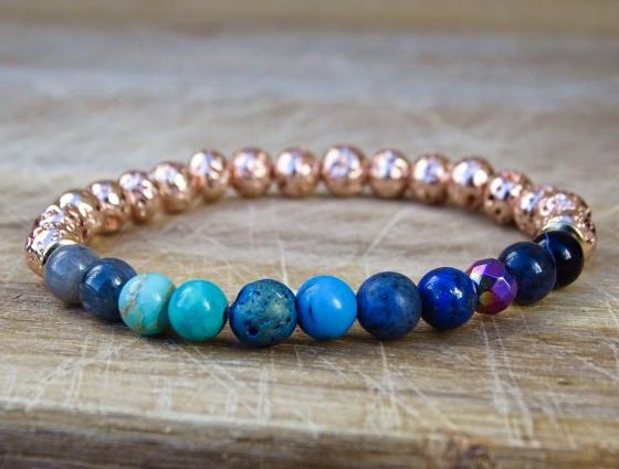 TURMALÍN s KŘIŠŤÁLEM v mechu