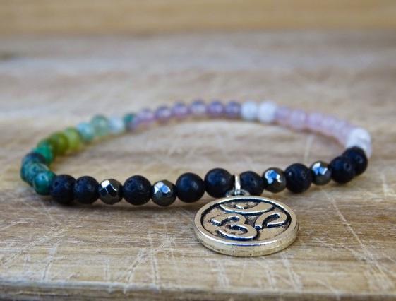 TURMALÍN s KŘIŠŤÁLEM v mechu