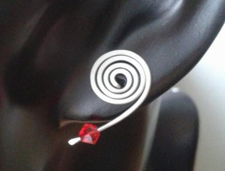 Červené bodovky - ocel - Swarovski červená náušnice modrá spirála chirurgická ocel swarovski hypoalergenní bodovky 