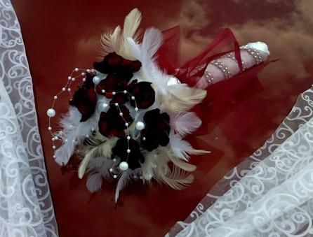 Svatební vývazky s kytičkou - zlaté