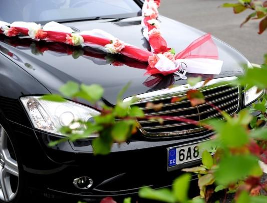 Svatební vývazky s kytičkou - zlaté