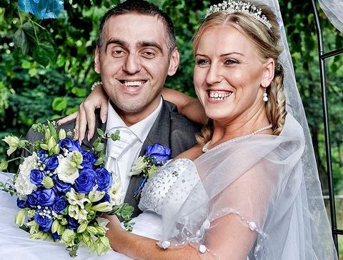 Svatební vývazky s kytičkou - zlaté