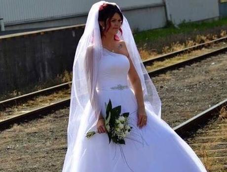 Svatební vývazky s kytičkou - zlaté