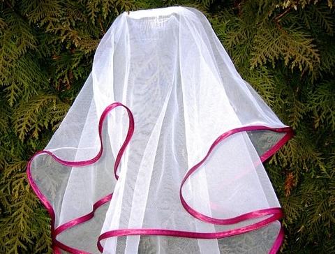 Svatební vývazky s kytičkou - zlaté