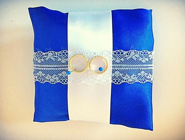 Svatební vývazky s kytičkou - zlaté