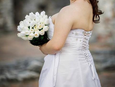 Svatební vývazky s kytičkou - zlaté