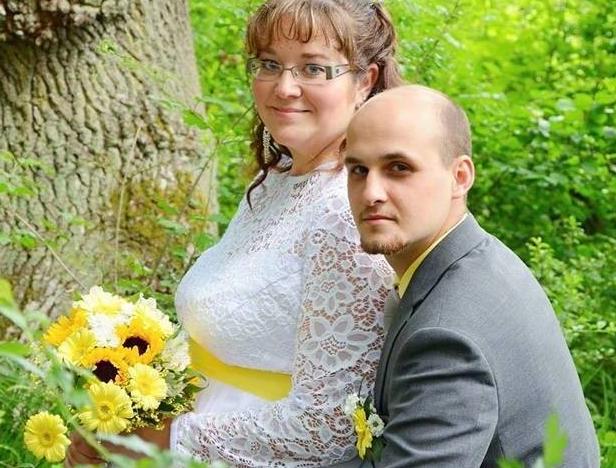 Svatební vývazky s kytičkou - zlaté