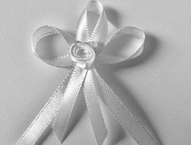 Svatební vývazky s kytičkou - zlaté