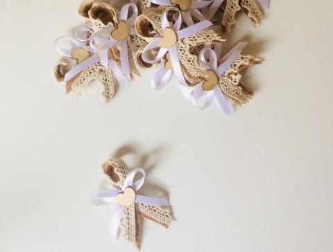 Svatební vývazky s kytičkou - zlaté