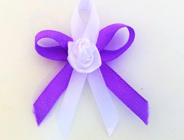 Svatební vývazky s kytičkou - zlaté