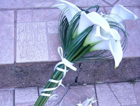 Svatební vývazky s kytičkou - zlaté