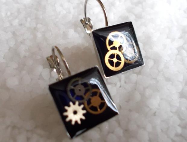 Steampunkové náušnice náušnice barevné steampunk pryskyřice kulaté resin 