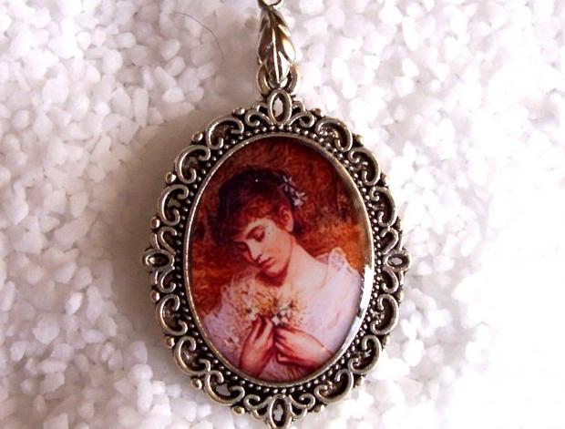 Náhrdelník s přívěskem z pryskyřice přívěsek dáma romantika pryskyřice motiv resin 