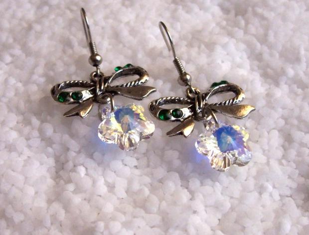 Náušnice s kytičkou Swarovski náušnice mašle kytička visací kytka swarovski mašlička šatony sdce 