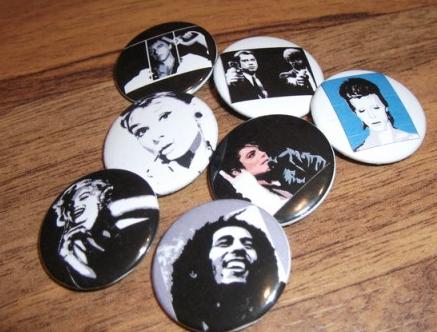 NOVÉ PLACKY POP ART 7KS+2KS ZDARMA placky buttony odznaky bob marley marilyn monroe al pacino 