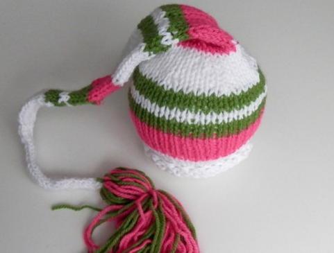 Čepička s knoglíčkem a mašličkou