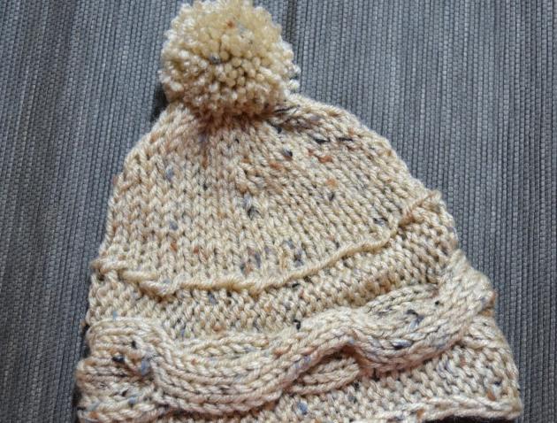 Čepička s knoglíčkem a mašličkou